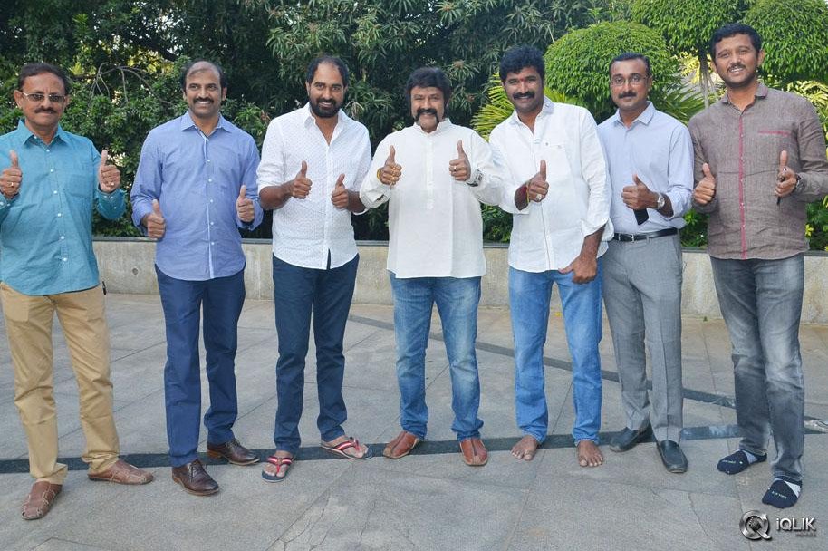 Balakrishna-Flagging-NBK-Helping-Hands-All-India-Shata-Punyakshetra-Jaitrayatra